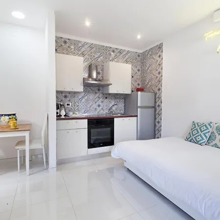Bed and breakfast Les Chic Sorrente Chambre photo